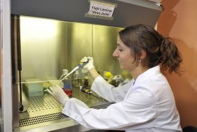 Una becaria del Conicet recibe 40 mil d&oacute;lares en Par&iacute;s