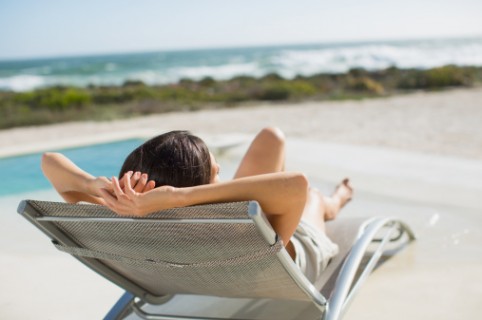 Las personas que toman el sol regularmente podr&iacute;an evitar algunas enfermedades y vivir m&aacute;s