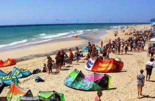 Campeonato del Mundo de Windsurfing y Kiteboarding Fuerteventura 2014 :comienzo Competici&oacute;n  