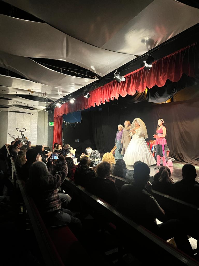 Mujeres en fuga, Foro Off spring