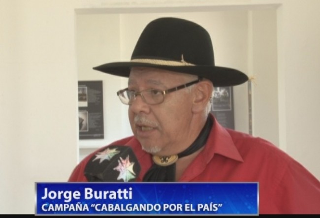 CABALGANDO POR EL PAIS