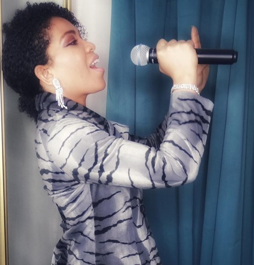 Sajonia Esther y su segundo vlog sobre LLUEVE Y LLUEVE