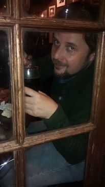 Juglar indignado desmiente afirmaciones sobre la relaci&oacute;n del alcohol con la inteligencia femenina.