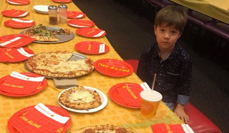 Ninguno de sus amigos lleg&oacute; a su fiesta: la triste historia de Teddy que tuvo un final feliz