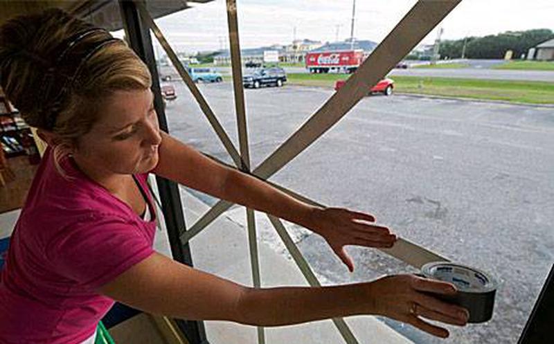 The truth behind the advices to guard against hurricanes: what not to do!