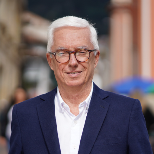 LO VAMOS A EXTRA&Ntilde;AR SENADOR ROBLEDO.