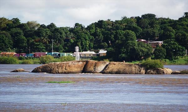 Piedra del Medio: &Iacute;cono misterioso del r&iacute;o Orinoco