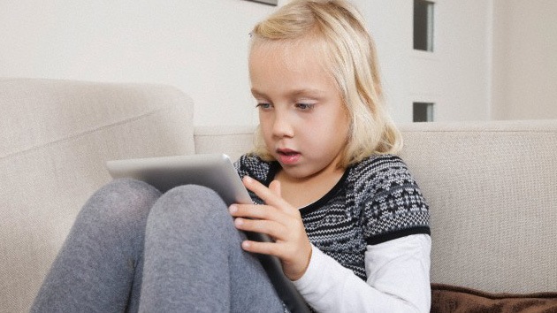 El uso de tabletas da&ntilde;a la salud de los ni&ntilde;os