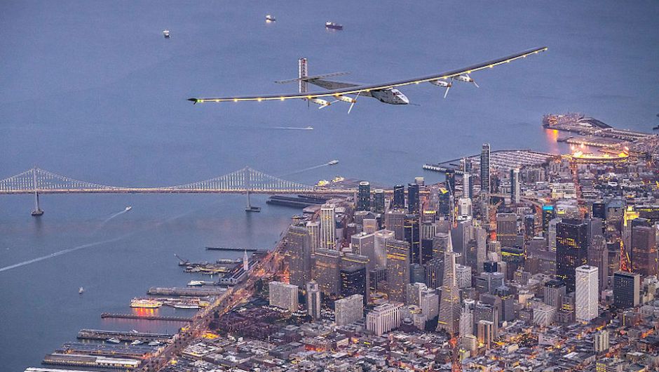 Finaliza con &eacute;xito la primera vuelta al mundo de un avi&oacute;n impulsado por la luz del sol