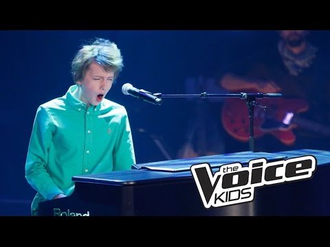 He sat down at a piano and had the audience dancing in their seats