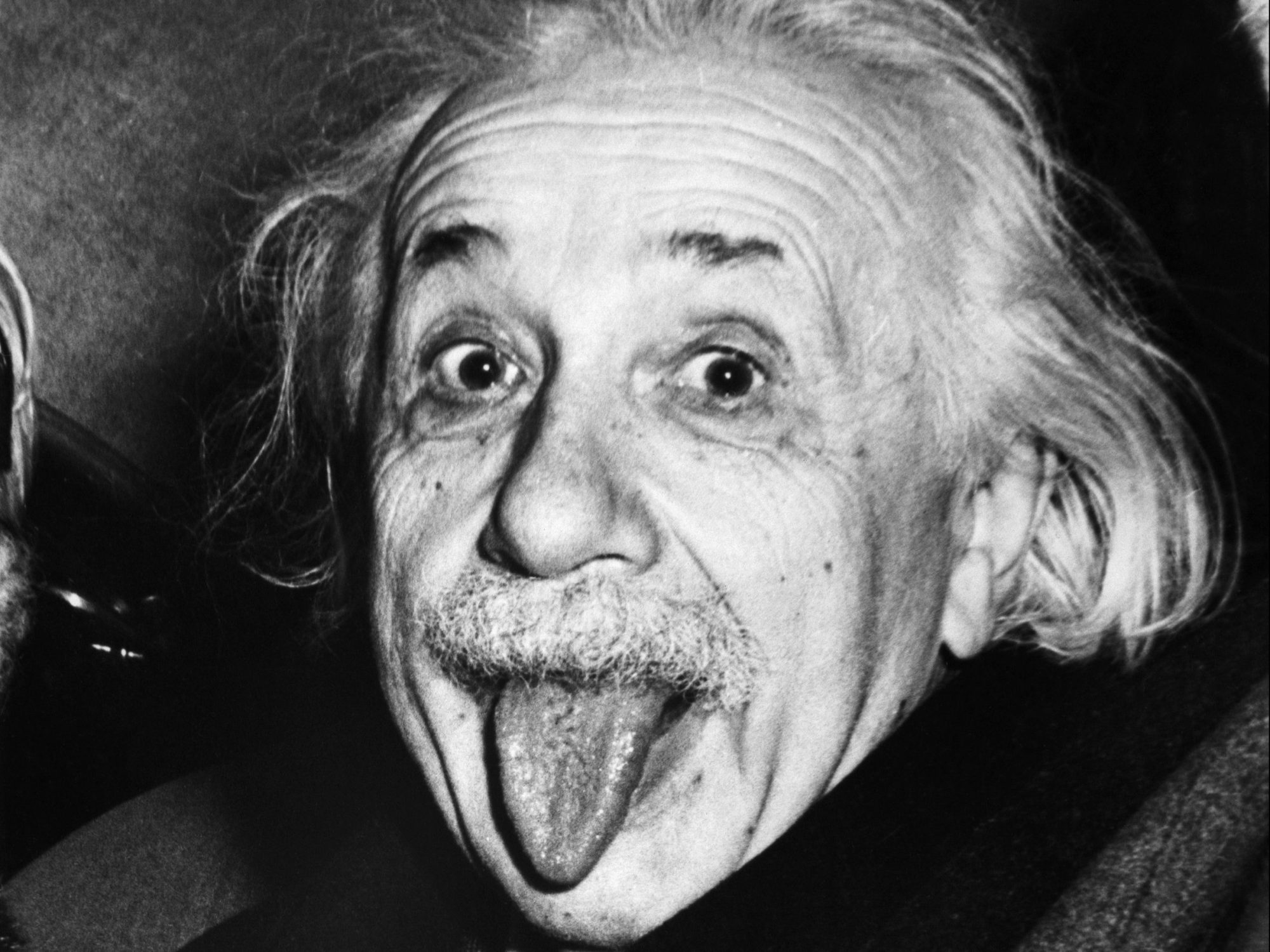 &iquest;Por qu&eacute; Albert Einstein sac&oacute; la lengua en una fotograf&iacute;a? 