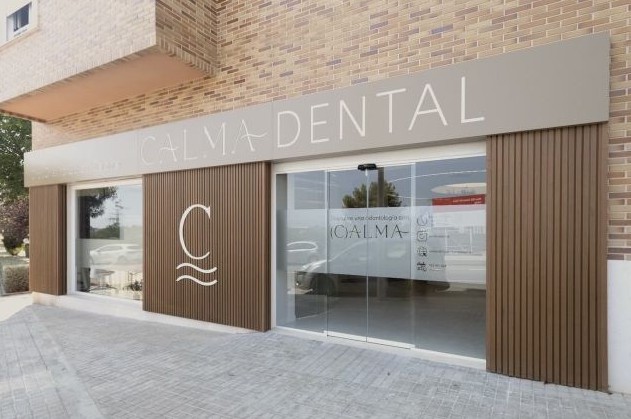 &iquest;Buscas dentista en Ll&iacute;ria? Esta es la cl&iacute;nica con mejores valoraciones