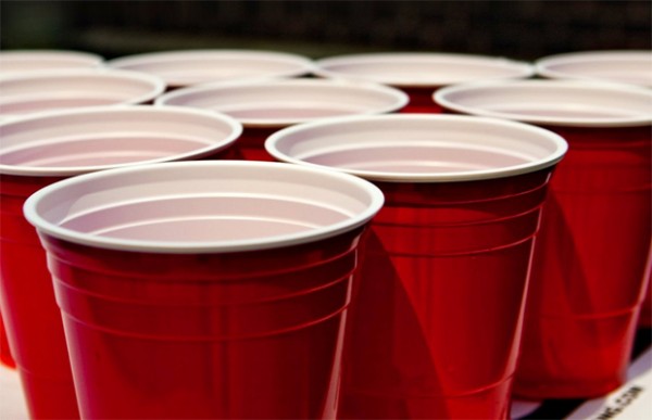 Francia prohibir&aacute; el uso de vasos pl&aacute;sticos