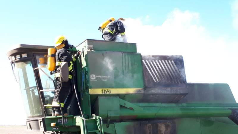Se incendi&oacute; una cosechadora y parte de un lote del campo en cercan&iacute;a de Realic&oacute;