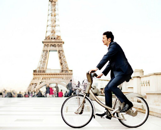 En Francia puedes ganar hasta 54 d&oacute;lares extra al mes por ir al trabajo en bicicleta