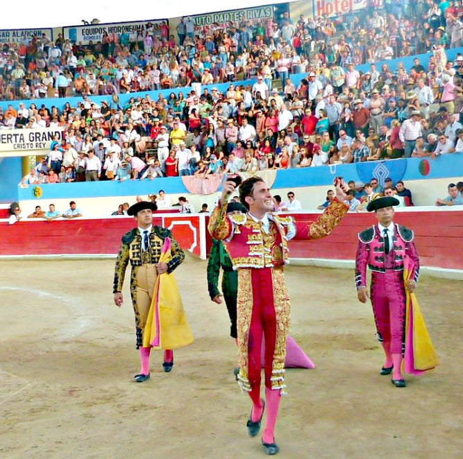 EFEM&Eacute;RIDES taurinas 08 octubre