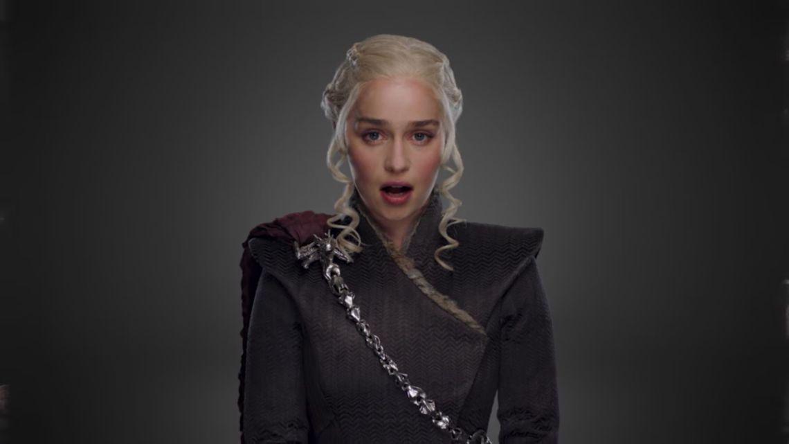 Emilia Clarke hace "spoilers" por una buena causa