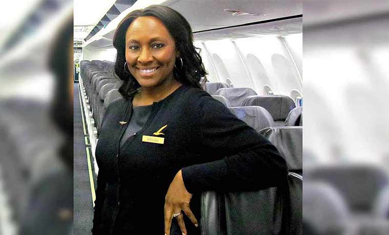 La azafata sab&iacute;a que algo suced&iacute;a en ese vuelo, lo que no sab&iacute;a era que ese d&iacute;a ser&iacute;a una hero&iacute;na