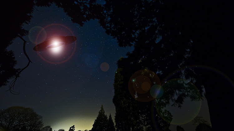 &iquest;Realidad o ilusi&oacute;n &oacute;ptica?  cientos de objetos no identificados despegan de la Luna