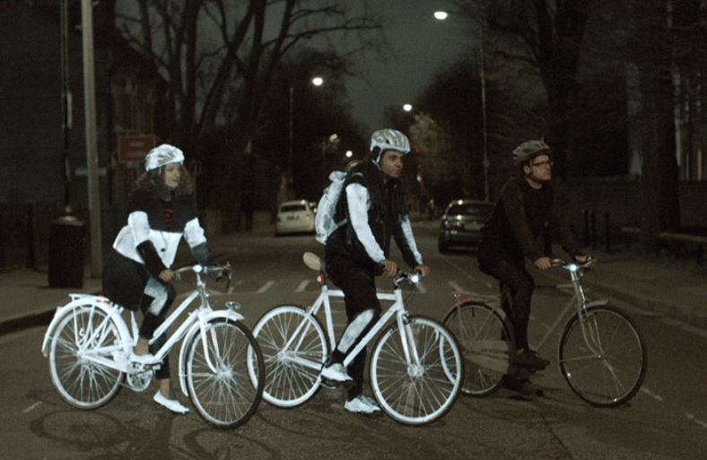 &iexcl;Incre&iacute;ble! Inventan el aerosol para ciclistas nocturnos 
