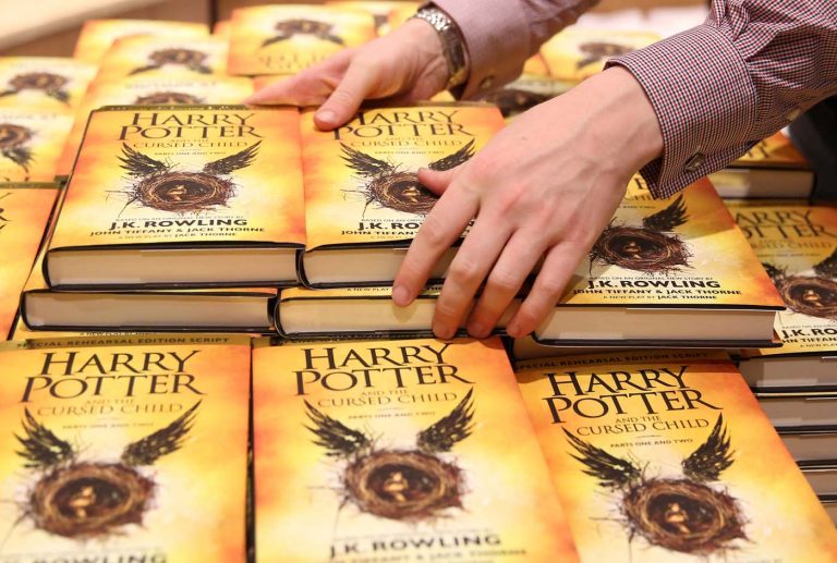 Harry Potter vende 2 millones de copias en 2 d&iacute;as en Norteam&eacute;rica
