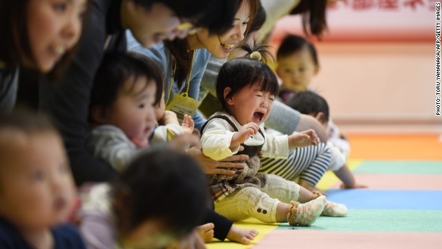 La escasez de beb&eacute;s pone en riesgo la econom&iacute;a de Jap&oacute;n