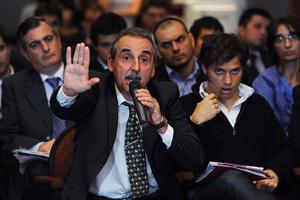 Denunciaron a Guillermo Moreno por irrumpir en Clar&iacute;n y la causa recay&oacute; en el juzgado de Oyarbide