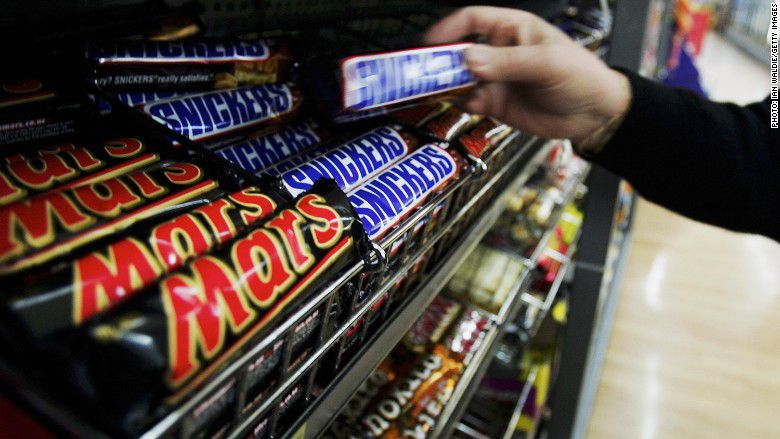 Retiran millones de barras de chocolates Mars y Snickers porque podr&iacute;an contener pl&aacute;stico