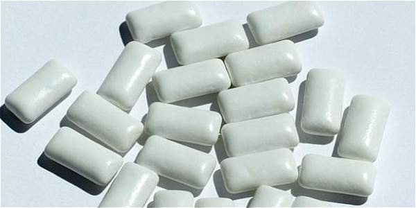 Una joven brit&aacute;nica falleci&oacute; por comer 14 chicles al d&iacute;a
