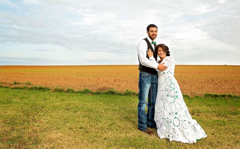 No ten&iacute;a dinero y se teji&oacute; su vestido de novia durante 8 meses