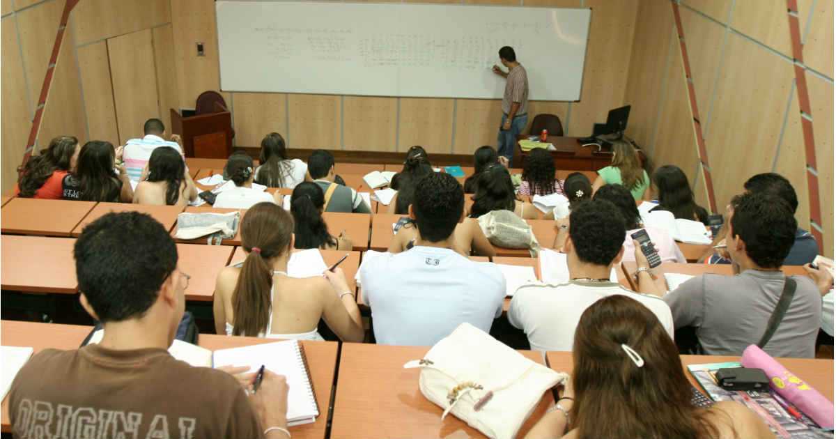 &iquest;Qu&eacute; no es necesario ense&ntilde;ar hoy d&iacute;a en la escuela?