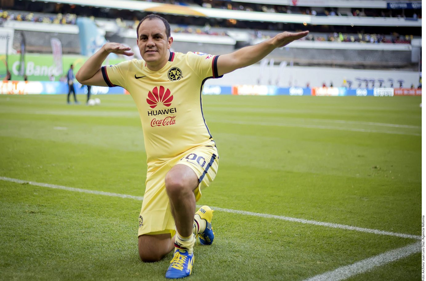 Cuauht&eacute;moc Blanco Invitado del Papa Francisco 