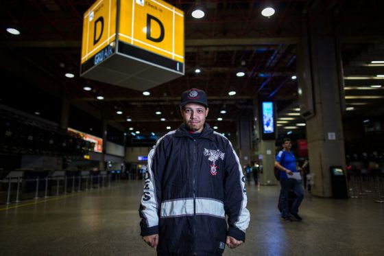 Este hombre vive hace 15 a&ntilde;os en un aeropuerto. &iexcl;De pel&iacute;cula!
