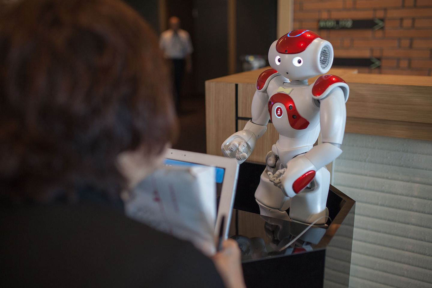 Robots are in charge at Japan's wackiest hotel