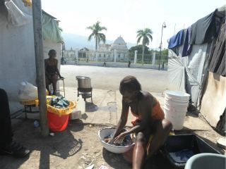 Estudio afirma que el 35% de haitianos desplazados por el sismo de 2010 sufre de estr&eacute;s psicol&oacute;gico