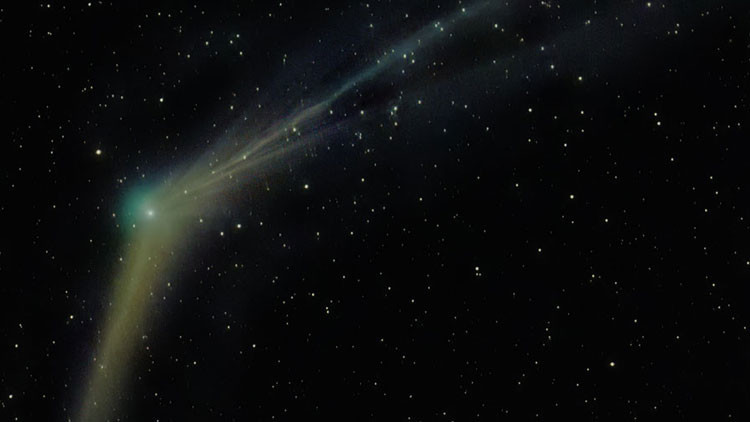 Prep&aacute;rense para el esp&eacute;ctaculo: un cometa de dos colas se encamina a la Tierra y "no decepcionar&aacute;"