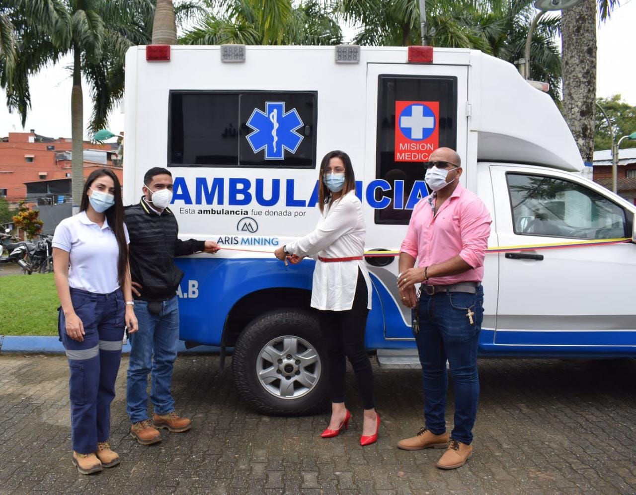 ARIS MINING DON&Oacute; AMBULANCIA MEDICALIZADA CON EQUIPOS E INSUMOS AL HOSPITAL SAN VICENTE DE PAUL EN RE