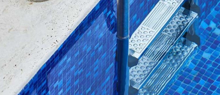 &iquest;Por qu&eacute; usar limpiafondos el&eacute;ctricos para piscina?