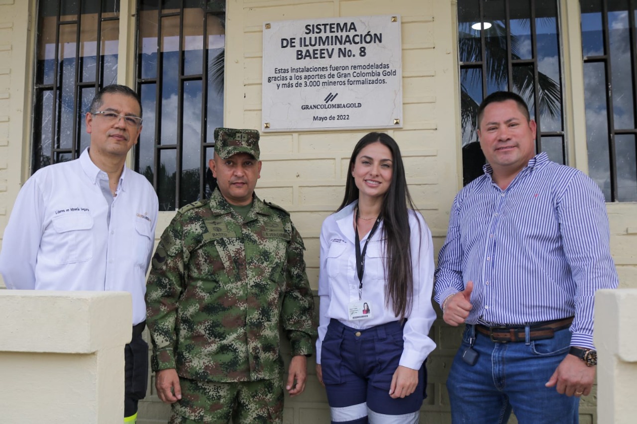BATALL&Oacute;N DEL EJERCITO CON SISTEMA DE ILUMINACI&Oacute;N RENOVADO