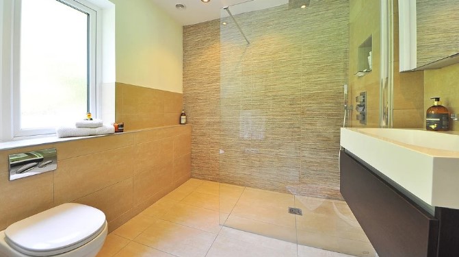 12 razones para cambiar la ba&ntilde;era por un plato de ducha