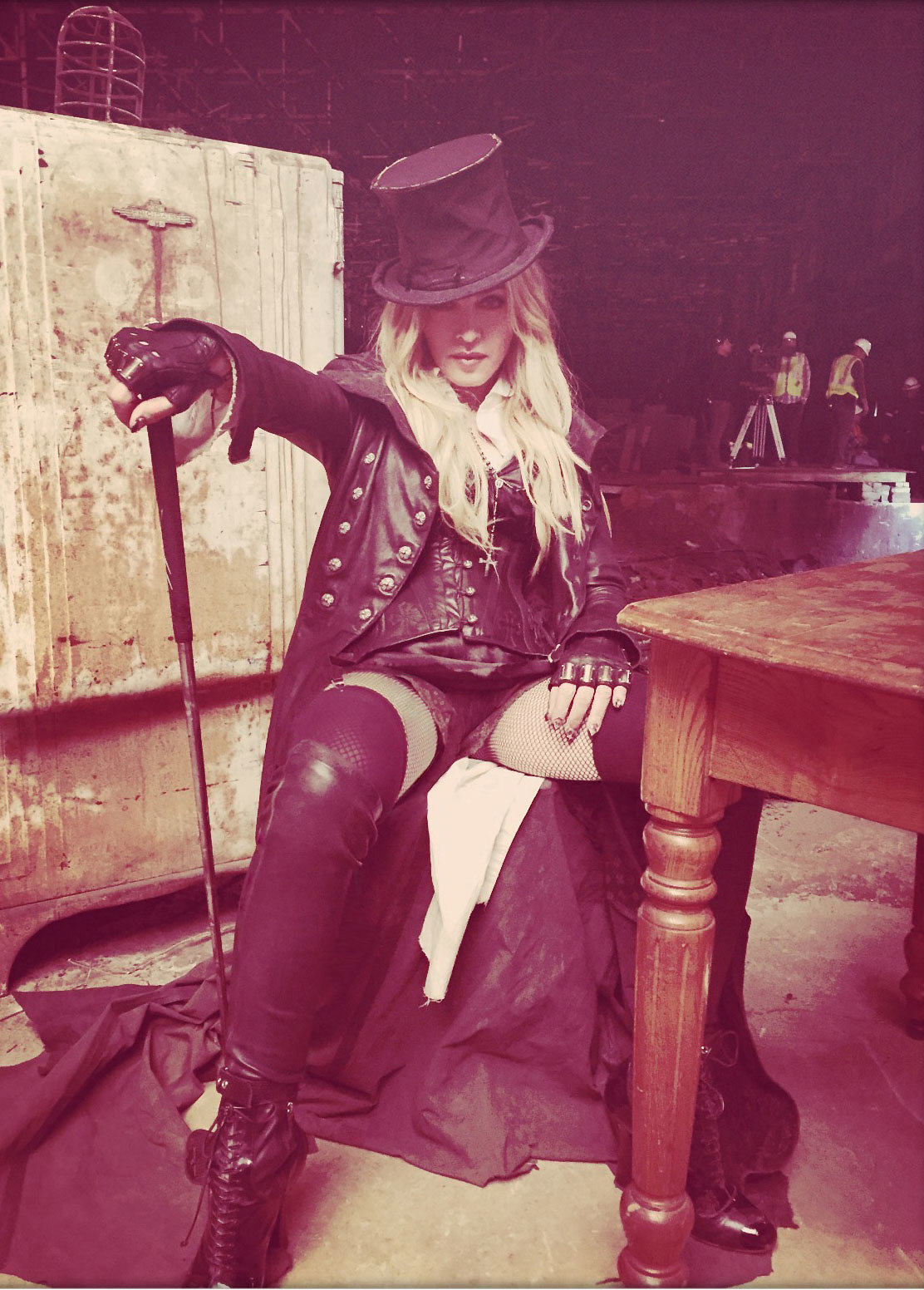 MADONA ESTRENA GHOSTTOWN