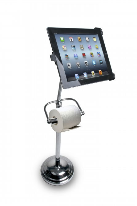 &iexcl;En el ba&ntilde;o no puede faltar papel ni el iPad!