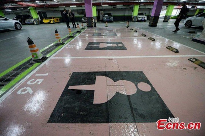 Incre&iacute;ble pero cierto: en este pa&iacute;s hay centros comerciales con parkings especiales para mujeres