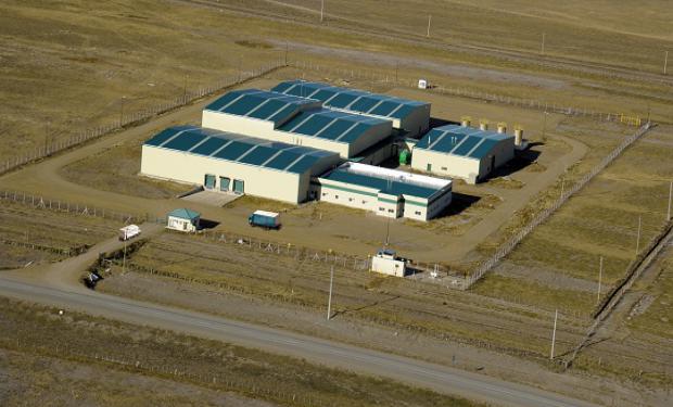 Tras despidos masivos toman planta agroqu&iacute;mica en Tierra del Fuego