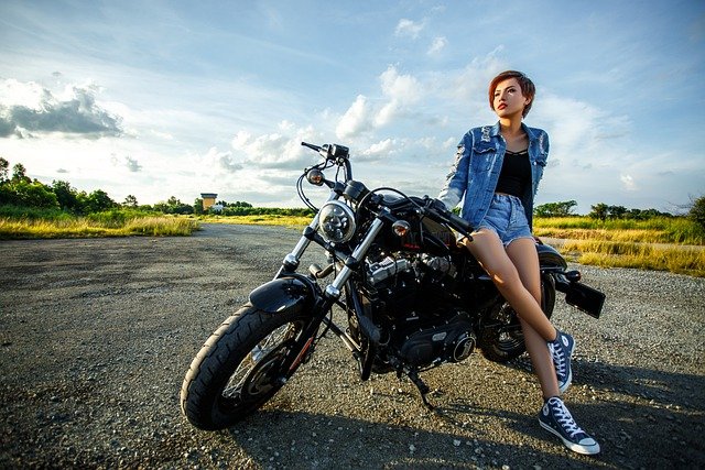 &iquest;Cu&aacute;les son los mejores accesorios para andar en moto?