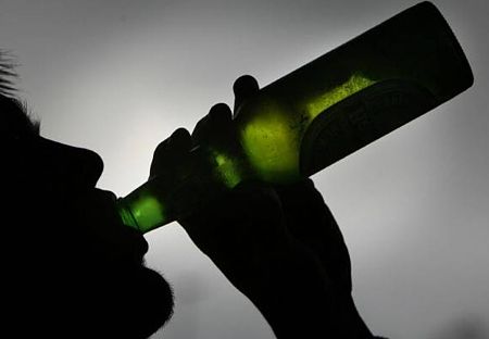 More intelligent people are more likely to binge drink and get drunk