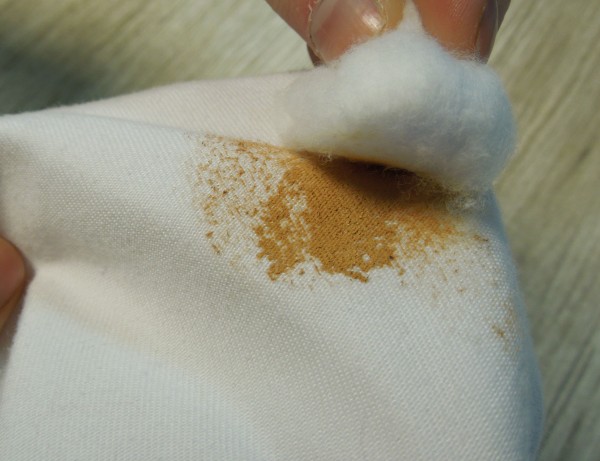 Elimina las manchas de &oacute;xido de la ropa f&aacute;cil y r&aacute;pido