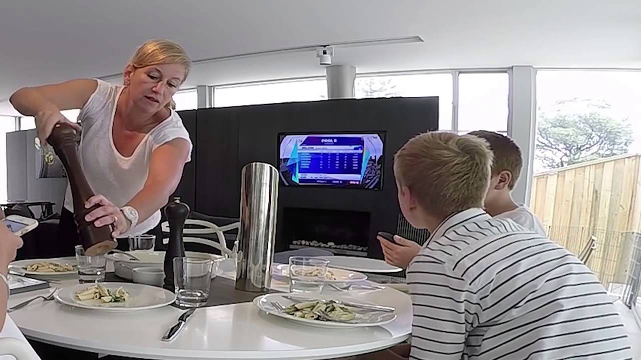 Lo que hizo una mam&aacute; para que sus hijos cenen sin celular