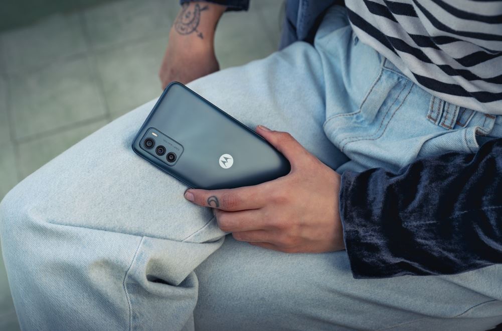 Llega a Colombia el nuevo moto g42: pantalla n&iacute;tida y colores m&aacute;s vibrantes