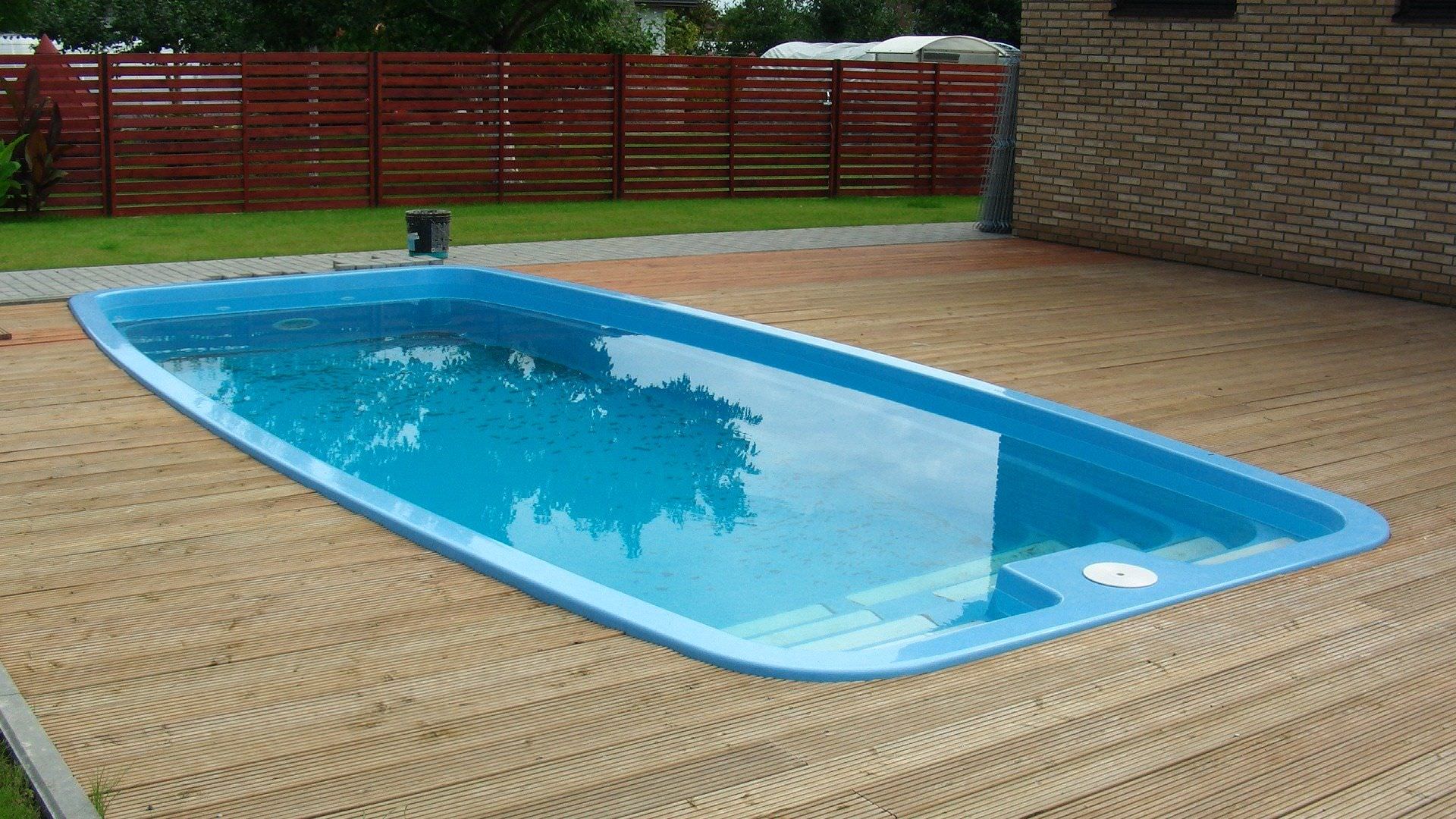 Ventajas de las piscinas de poli&eacute;ster
